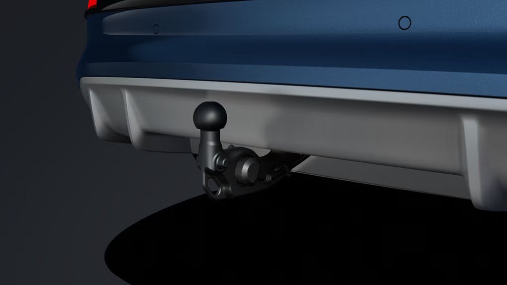 Nahaufnahme des Hecks mit Fokus auf die Anhängevorrichtung.